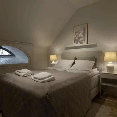 Toeoeloe Penthouse Apartment